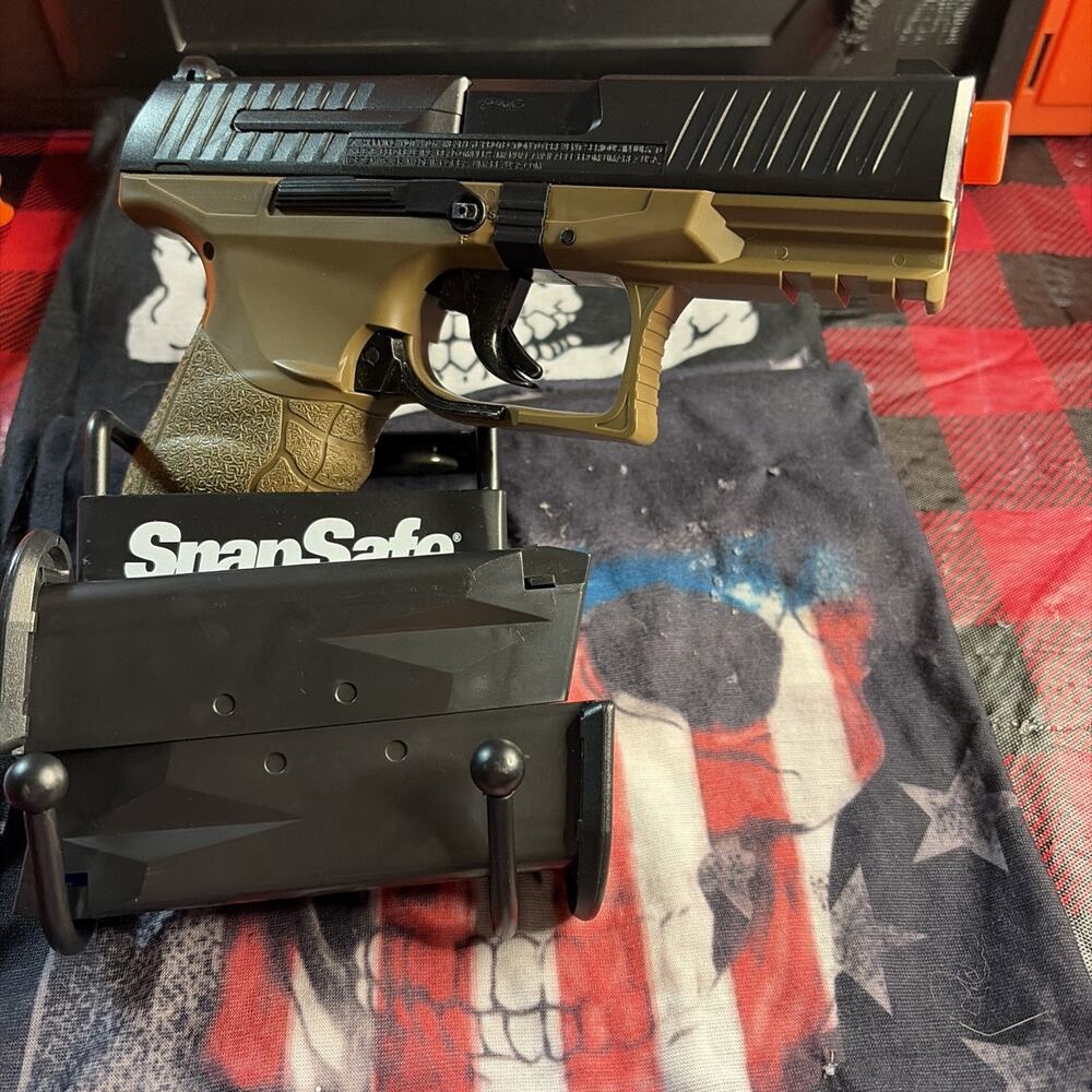 Walther PPQ Spring Airsoft Pistol 6mm BB Gun w/ Magazine Pre-Owned- Barely Used - Picture 7 of 8